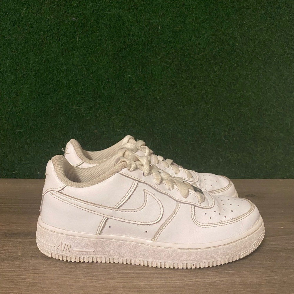 Nike Women’s White Leather Sneakers